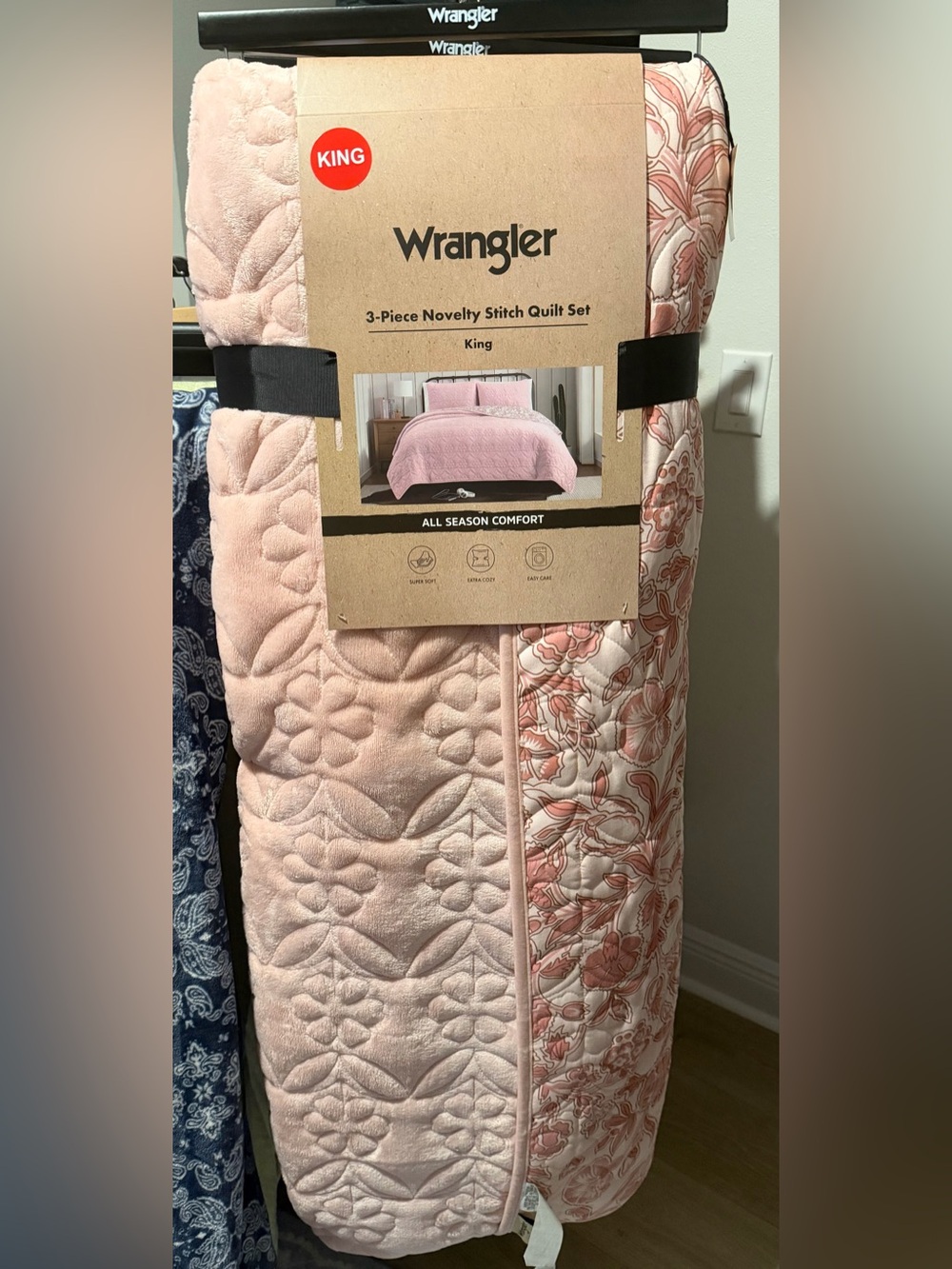 Wrangler Pink Floral Reverse 3-Piece Quilt Set